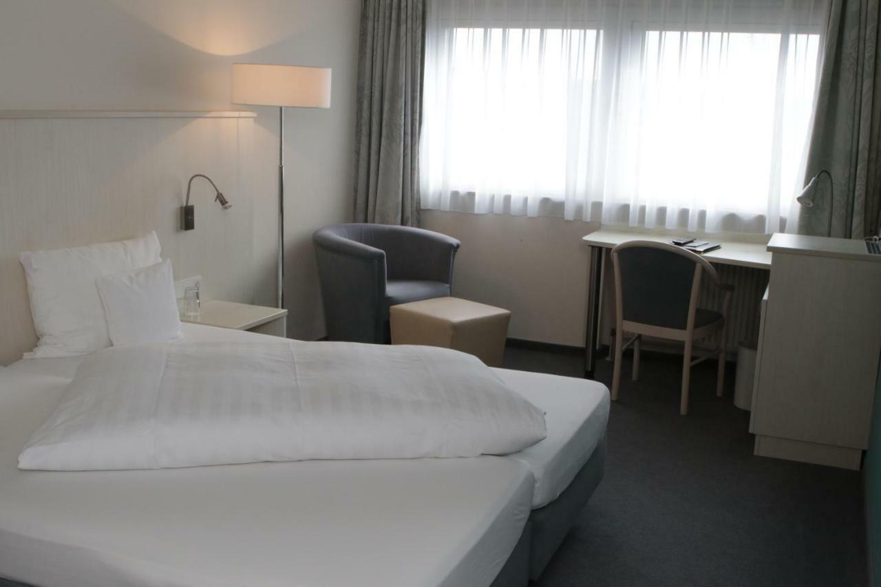 Hotel Baeren Gärtringen Esterno foto